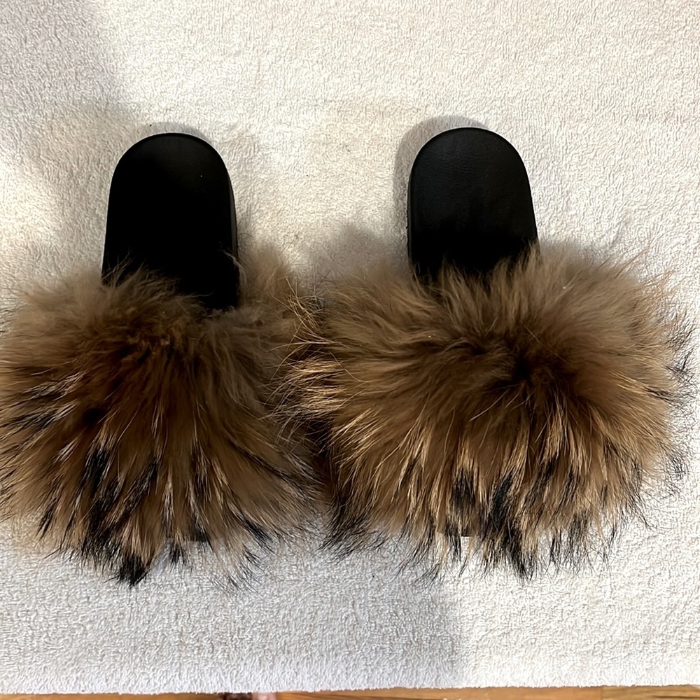 Size 10 furry slippers